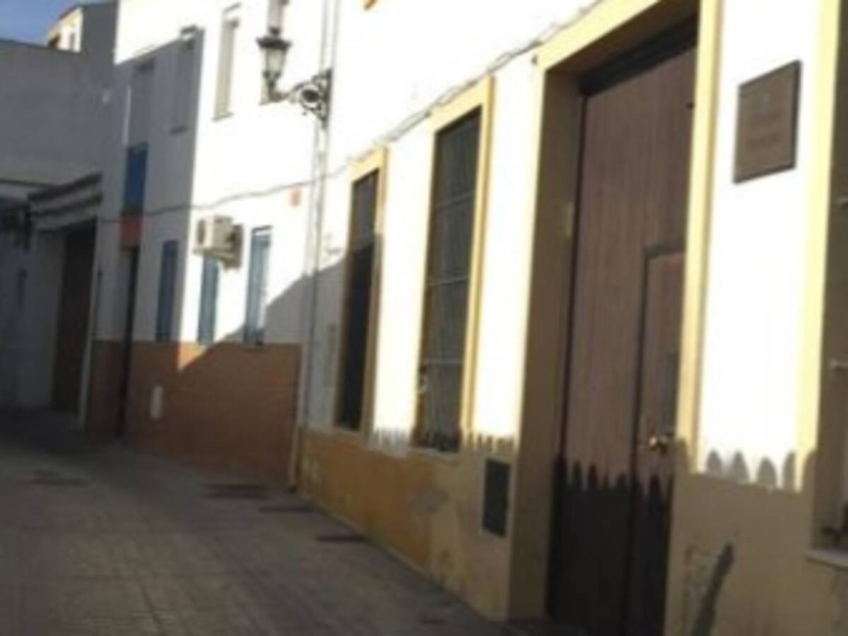 Investigan el fallecimiento de una mujer de 21 años a las puertas del Albergue Municipal de Jerez