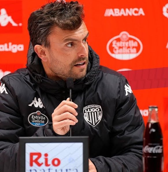 El entrenador del CD Lugo, Rubén Albés, durante una rueda de prensa.