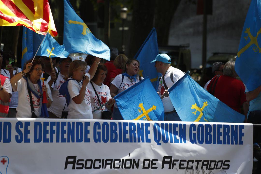 Una de las protestas llevada a cabo por iDental ante las puertas del Ministerio de Sanidad.