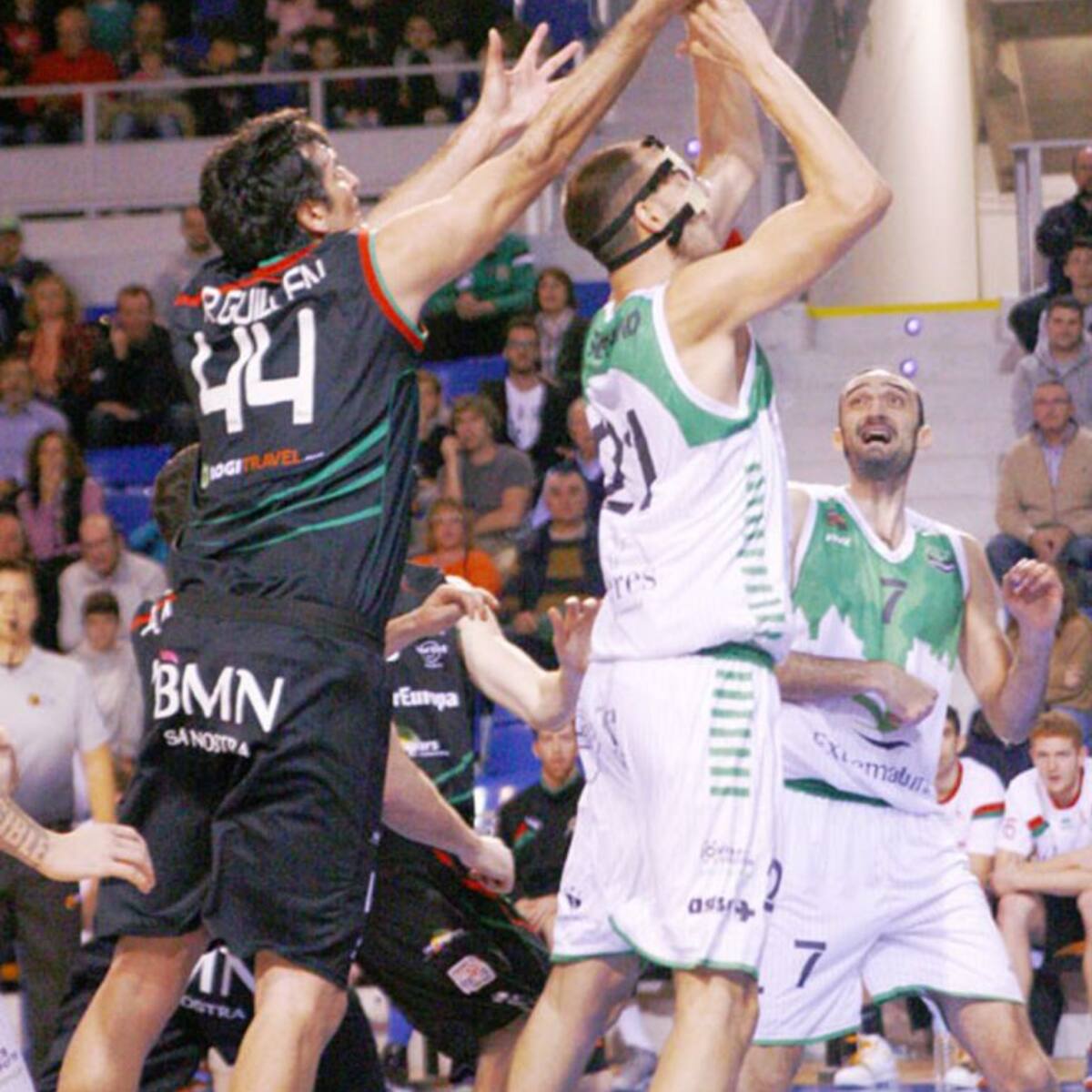 Segunda victoria consecutiva del Cáceres CB