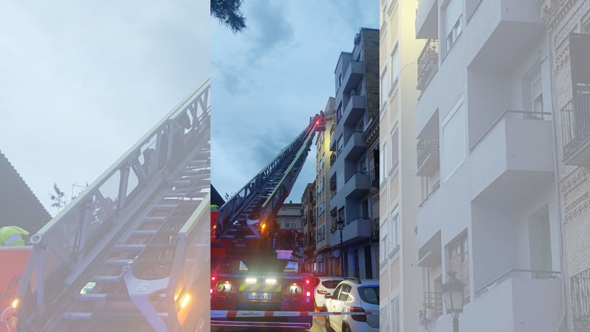 Cae un balcón en la plaza de Santo Domingo de Zaragoza. Intervención de los Bomberos de Zaragoza