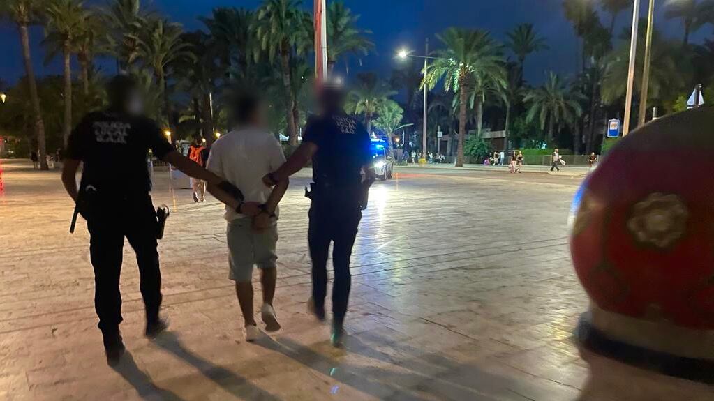 Detención de un menor por la Policía Local de Elche
