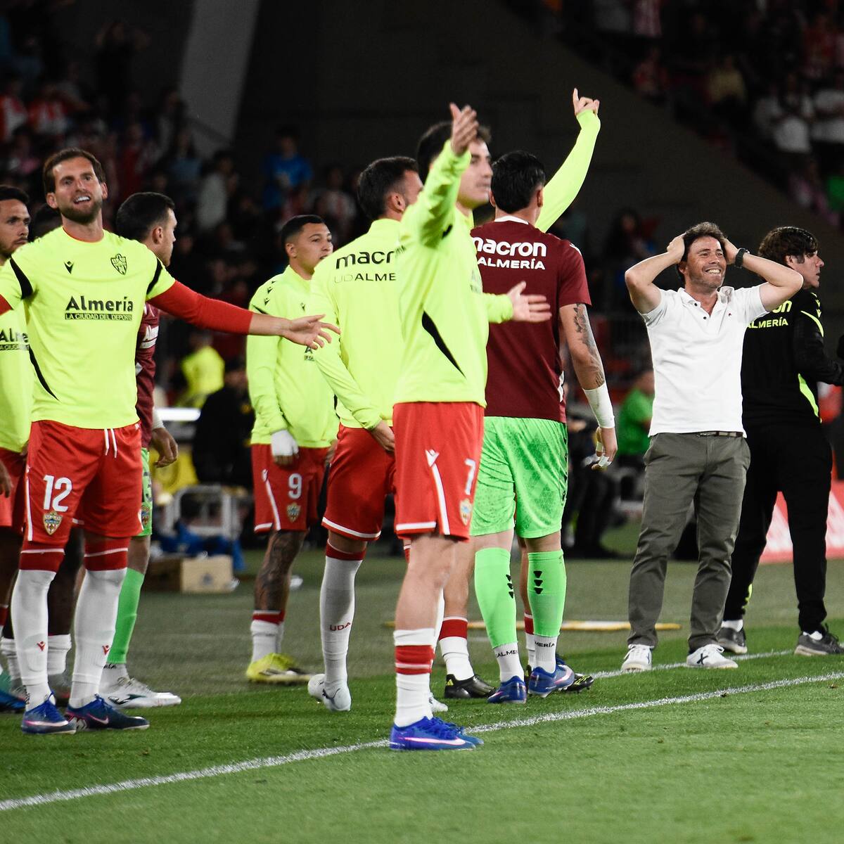 El arbitraje frena al Almería y decide el ascenso
