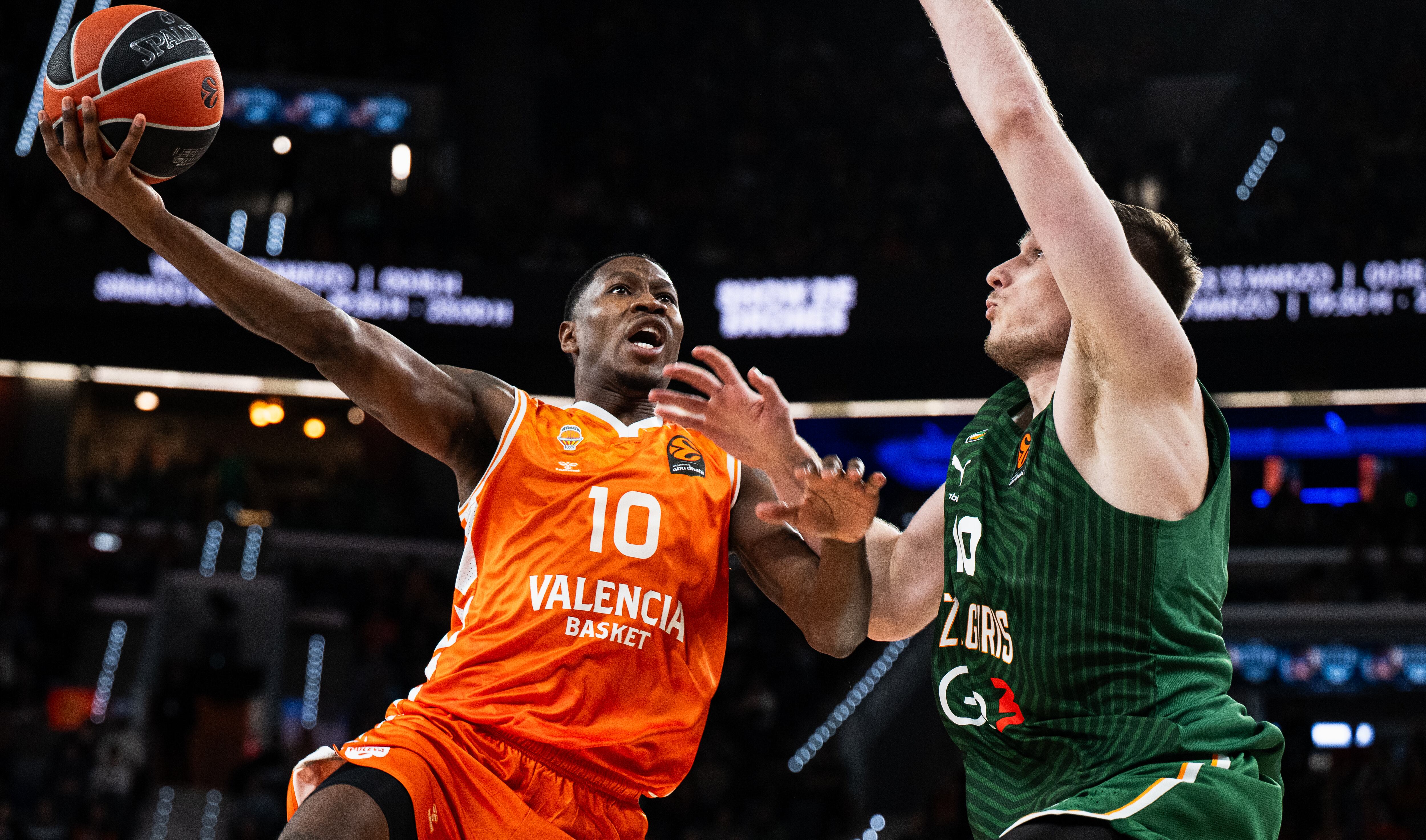 VALENCIA, SPAIN - MARCH 05: Omari Moore, #10 of Valencia Basket in action during the EuroLeague Regular Season Round 30 match between Valencia Basket and Zalgiris Kaunas at Roig Arena on March 05, 2026 in Valencia, Spain. (Photo by JM Casares/Euroleague Basketball via Getty Images)