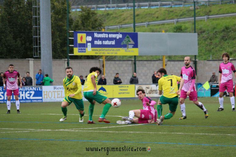 Imagen del derby entre Trope y Gimnástica