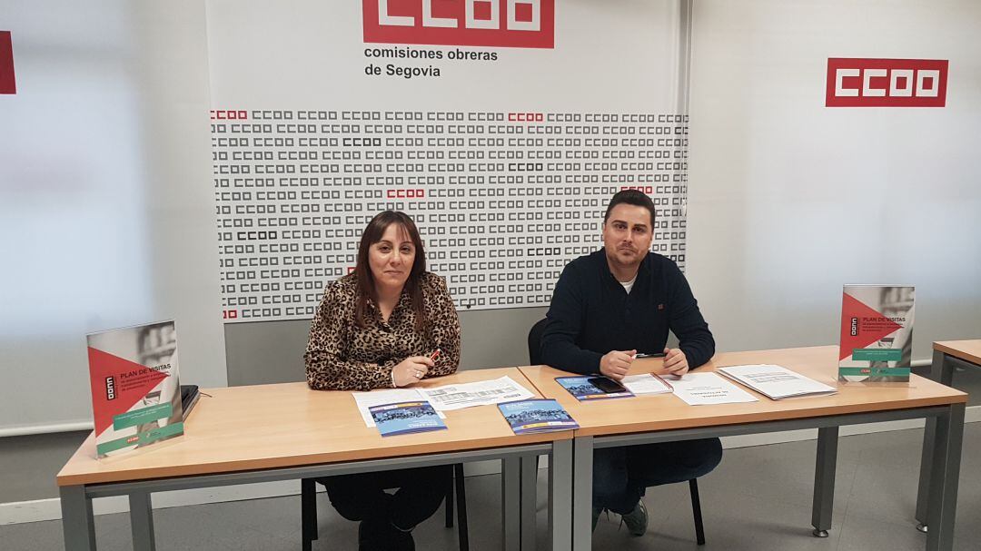 El secretario General de CCOO de Segovia y la Secretaria de Salud Laboral de CCOO CAstilla y León durante su comparecencia para hacer balance de los accidentes laborales durante 2018