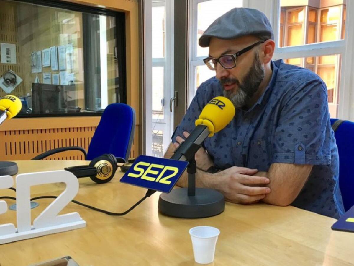 Miguel A. Hernández: "La historia de mi última novela tenía que ser contanda antes o después"