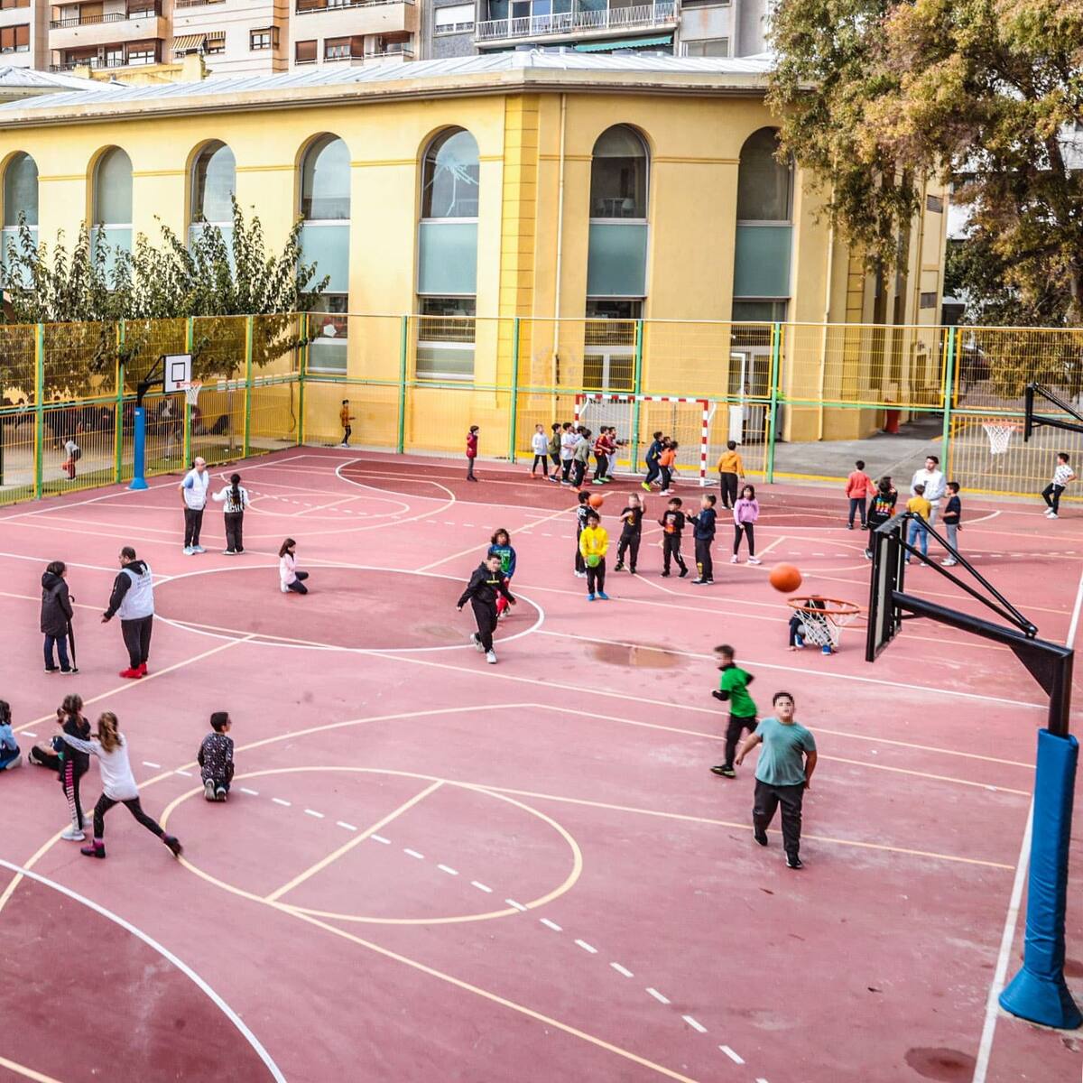 El CEIP Padre Manjón de Elda ayuda a 15 colegios afectados por la DANA en Valencia