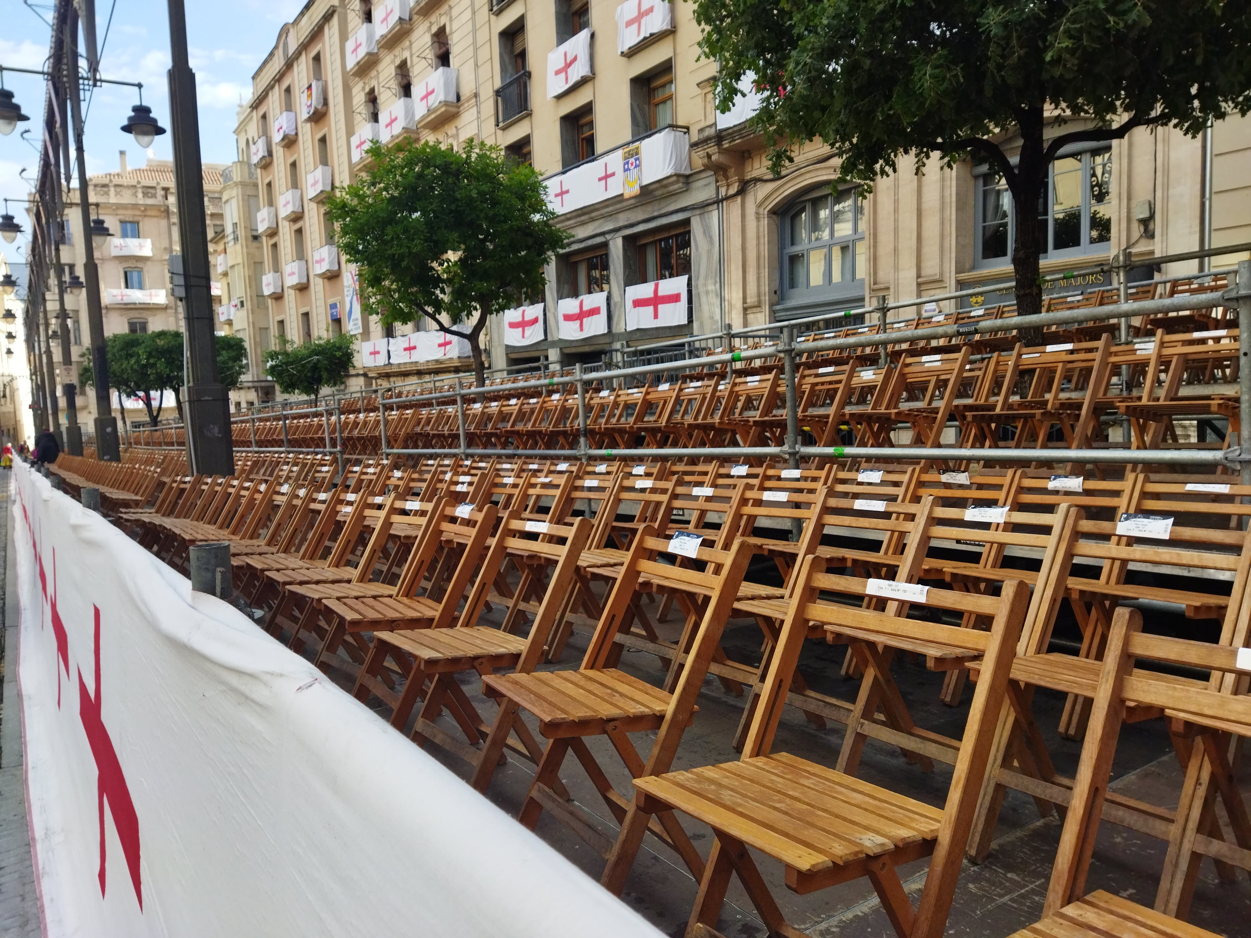La Asociación de San Jorge abre el periodo de venta de sillas para el público en general para ver la Entrada.