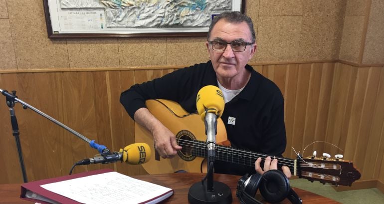 Ángel Corpa en el estudio de SER Cuenca.