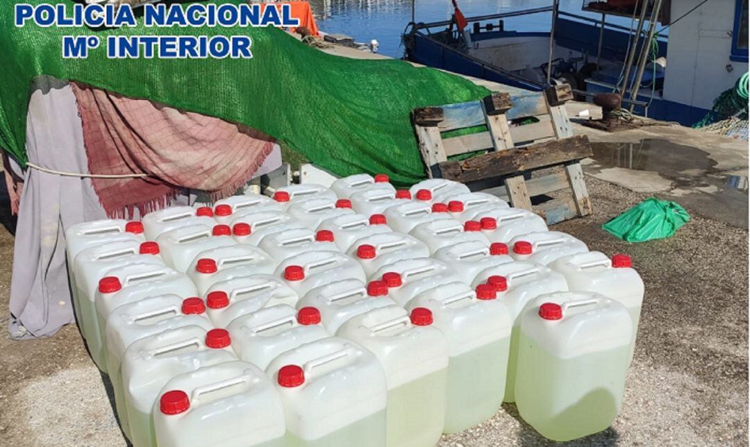 Garrafas intervenidas por la Policía.