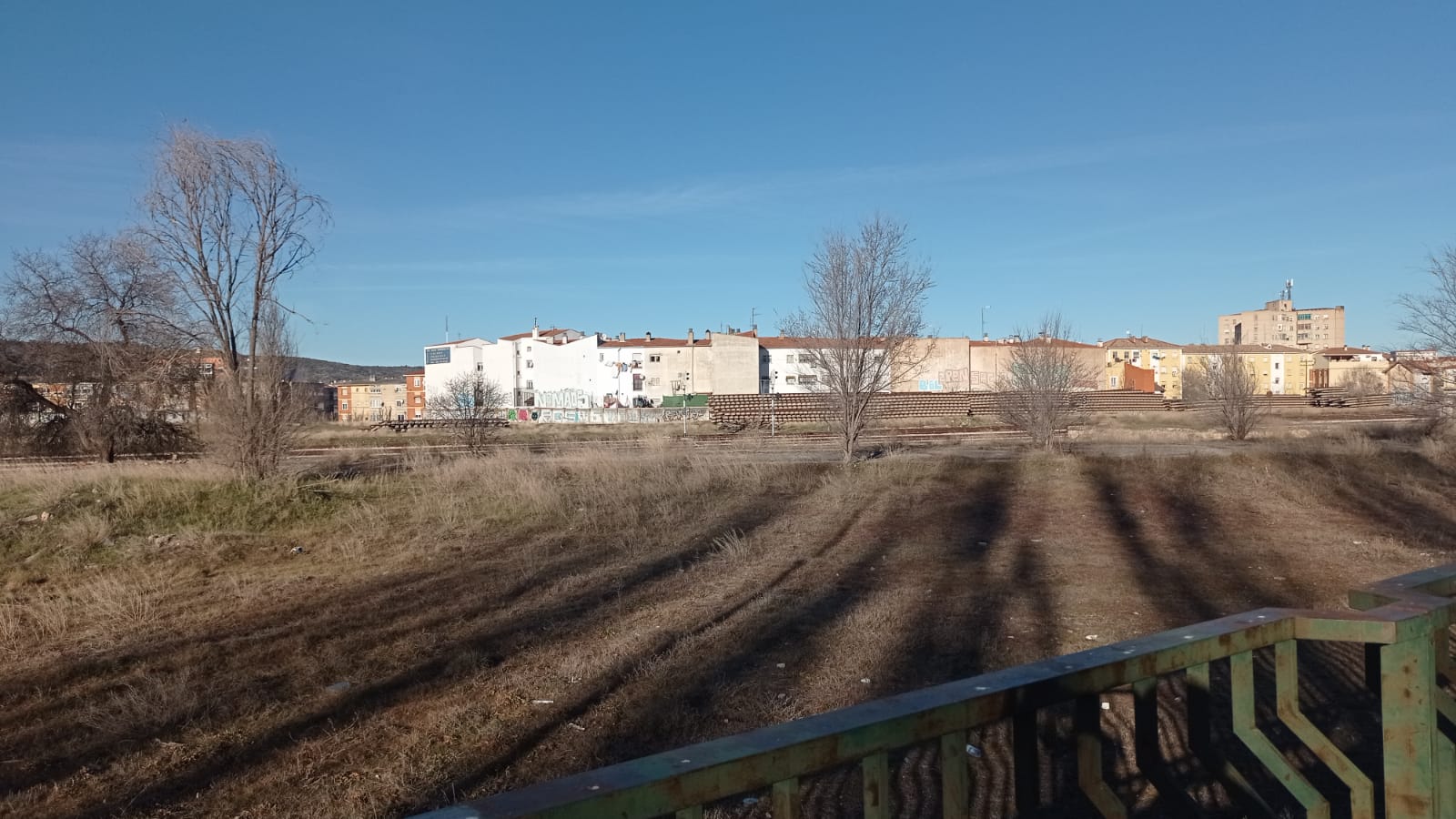 El plan &quot;XCuenca&quot; contempla un gran aparcamiento de más de 300 plazas en el Paseo del Ferrocarril