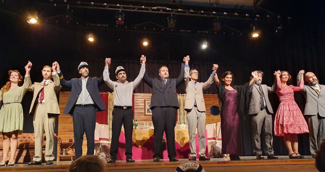 Elenco de SIete gritos en el mar