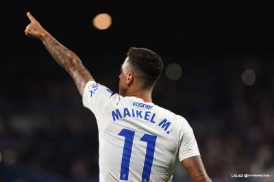 Maikel Mesa celebra un gol con el Real Zaragoza.