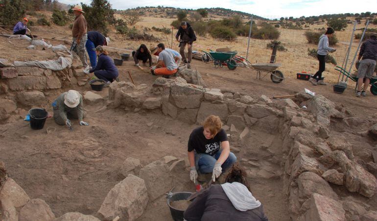 Trabajos en Yacimiento Arqueológico