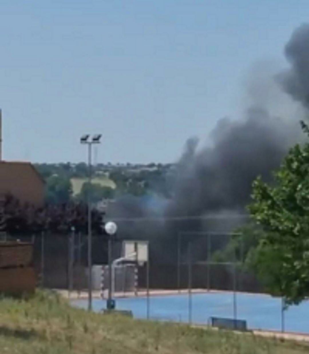 Incendio en la pasarela de Parque Coimbra - Guadarrama