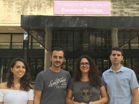 Los investigadores de la Universitat de València, Sara Vitoria-Estruch, Angel Romero-Martínez, Marisol Lila, Luis Moya-Albiol