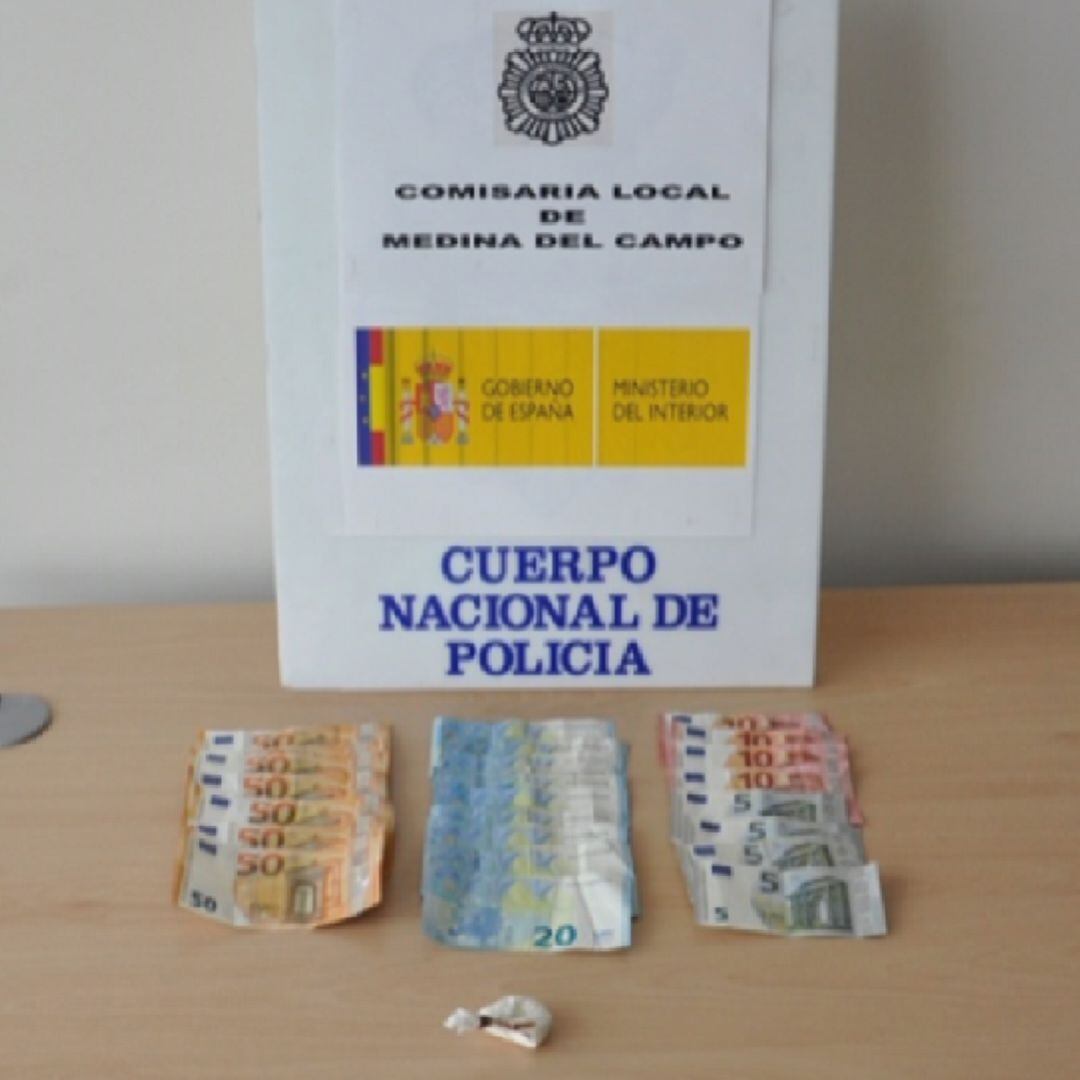 Dinero y drogas incautadas en la detención del pasado sábado en Medina del Campo