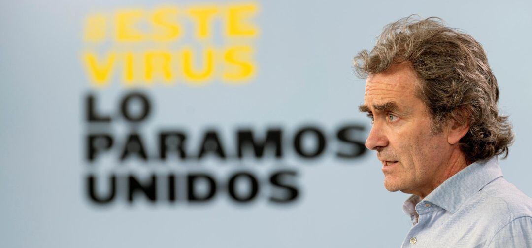 El director del Centro de Alertas y Emergencias Sanitarias del Ministerio de Sanidad, Fernando Simón, durante la rueda de prensa