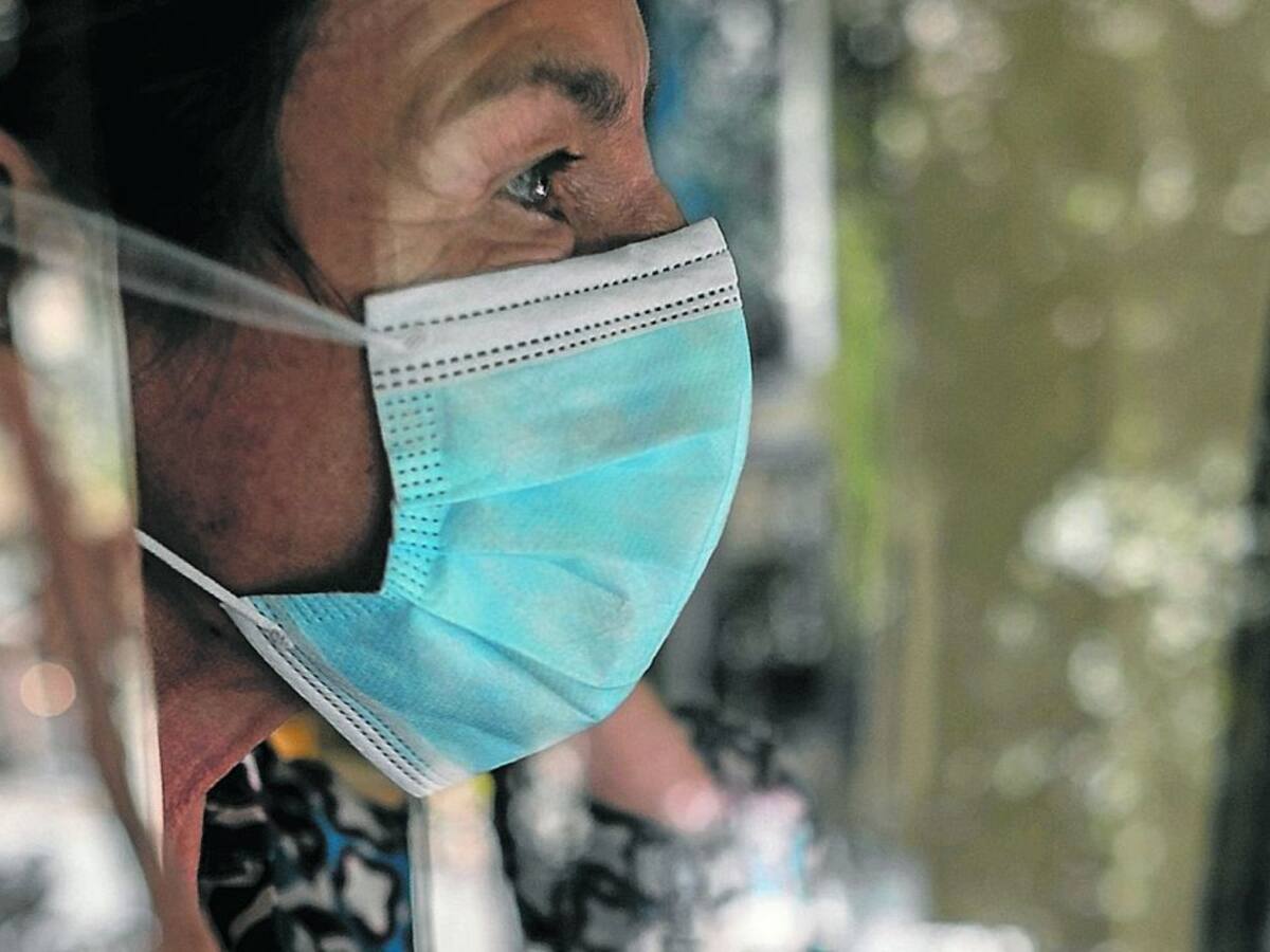 Salut decretarà l’obligatorietat de la mascareta en centres de salut, hospitals i residències per contenir la grip