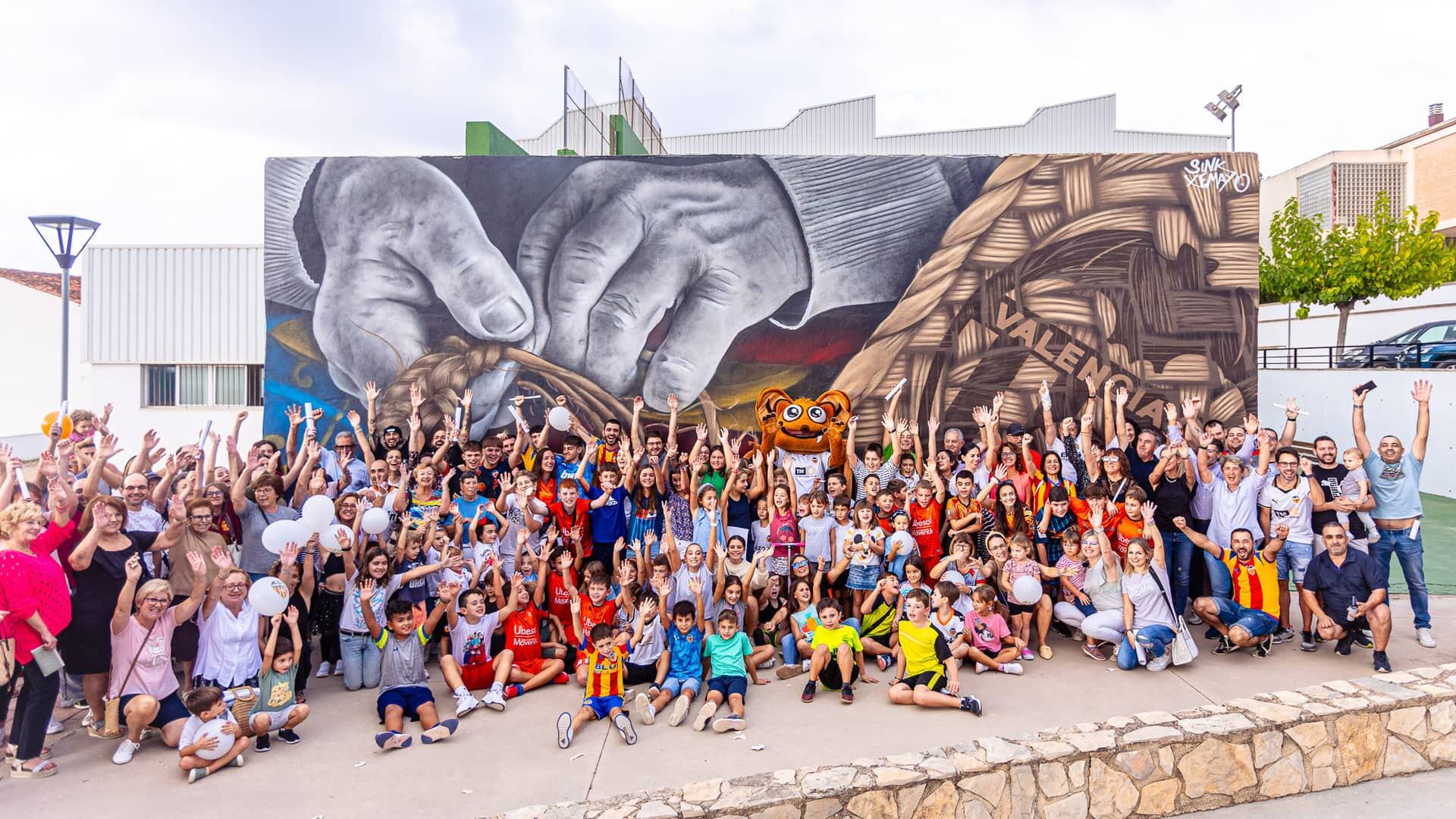 Imatge del mural d'Atzeneta d'Albaida amb els veïns