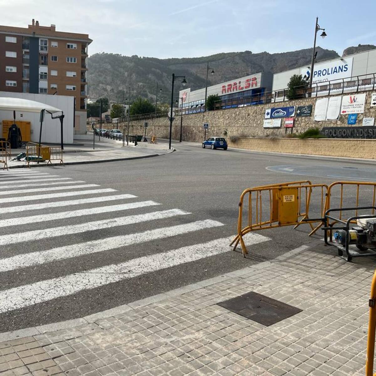 Alcoy inicia las obras para construir una rotonda en el acceso al polígono Cotes Altes
