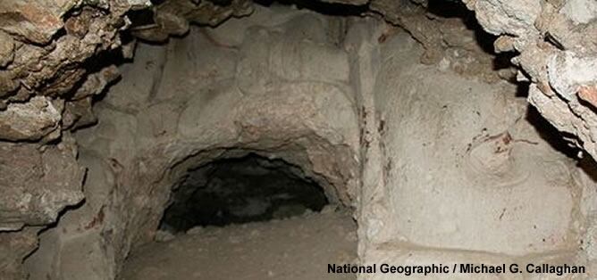 Uno de los túneles de la pirámide 'Cabeza de Piedra'