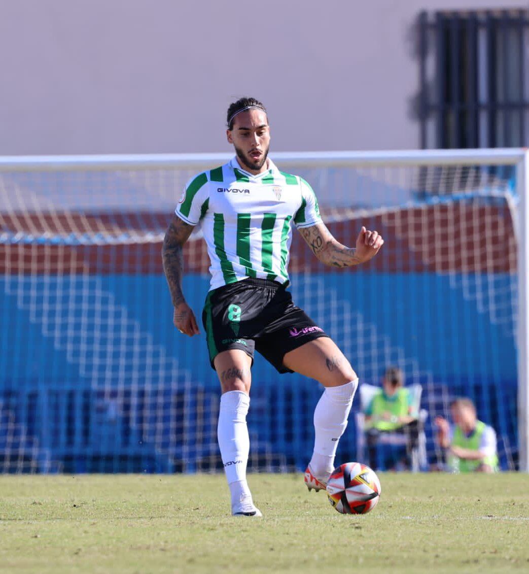 Gudelj en el partido ante el Melilla.