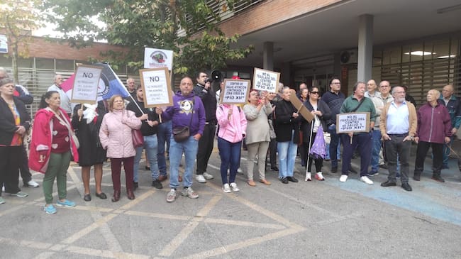 Concentración de protesta de los vecinos y vecinas del barrio de Pio XII