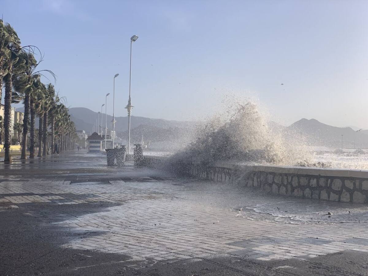 El temporal azota las playas de Málaga