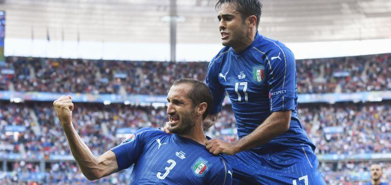 Chiellini celebra con rabia el primer gol del partido