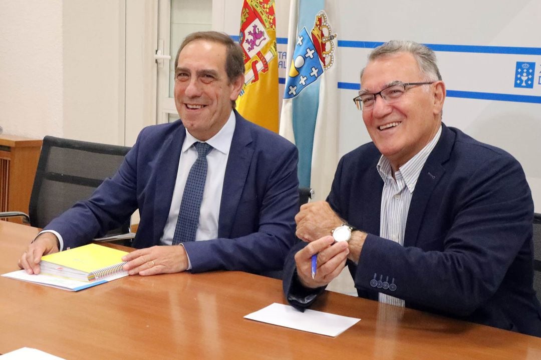 Valeriano Martínez, se reune con el presidente de la Federación Galega de Municipios e Provincias (FEGAMP), Alfredo García, para abordar el proyecto de universalización de las prestaciones financieras en Galicia.