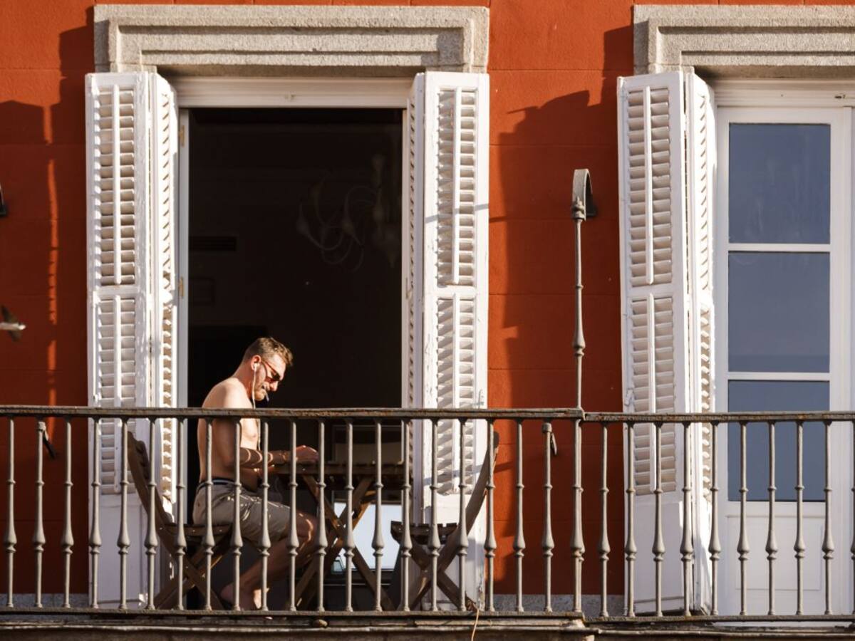 Seis de cada diez españoles convivieron con su pareja durante el confinamiento estricto