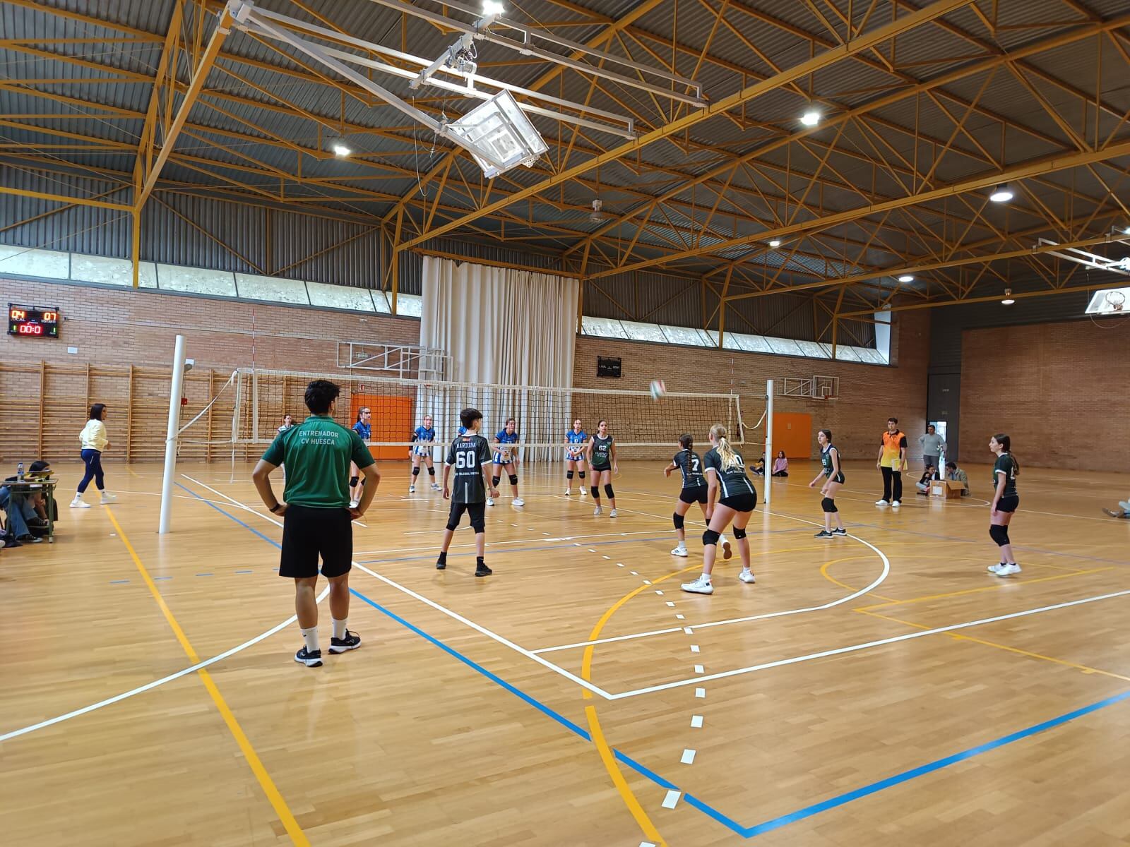 El Voleibol Huesca sigue con sus actividades