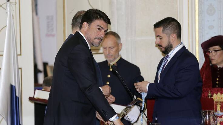 La Columna de Carlos Arcaya: «La carta del alcalde Barcala que no desagradó a Vox»