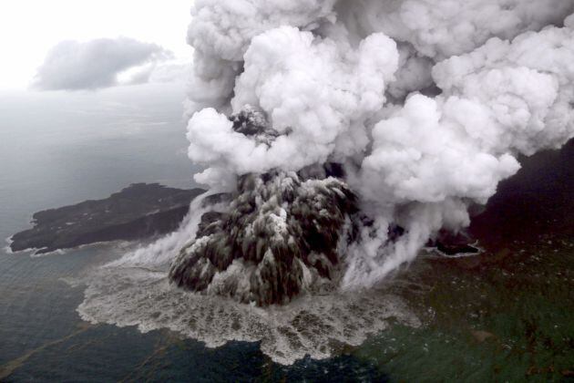 Vista áerea del volcan de Lampung