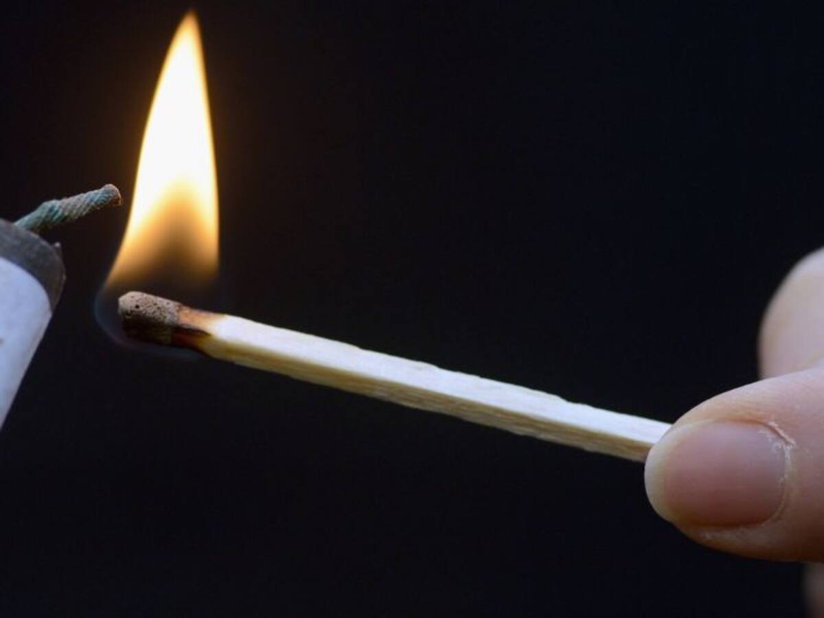 Piden 7 años de cárcel a un hombre por prender fuego a dos felpudos