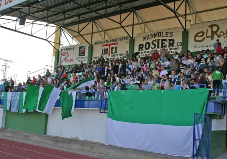 Ambiente en las gradas del Romero Cuerda