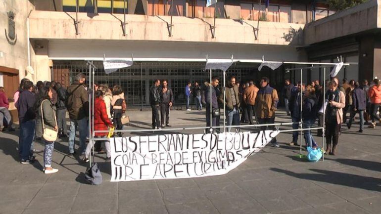 Los feriantes de Bouzas y Coia exigen la reapertura de los mercadillos