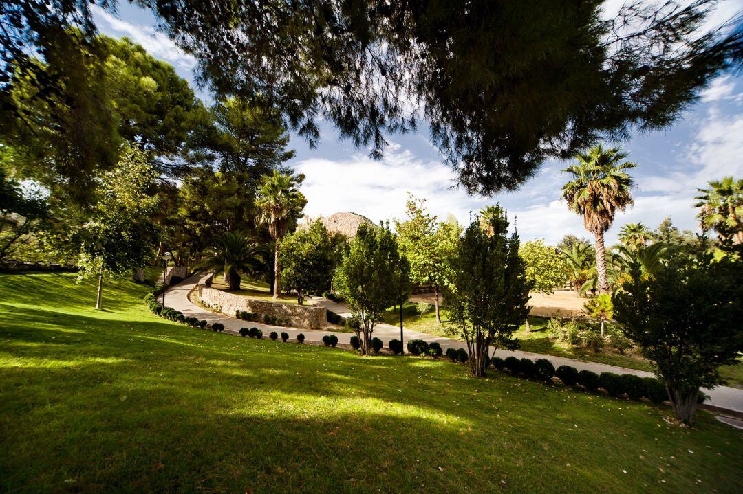 Los parques municipales de la ciudad podrán volver a ser visitados por padres, madres y sus hijos