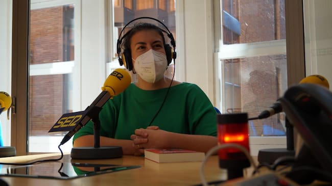 Lidia García ha presentado en Hoy por hoy Murcia su libro '¡Ay, campaneras!' y el estreno de la segunda temporada de su existoso podcast en Podium