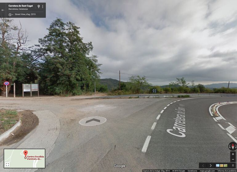 Entrada del camí de la gossera, punt on els dos guàrdies urbans van agredir presumptament al motorista