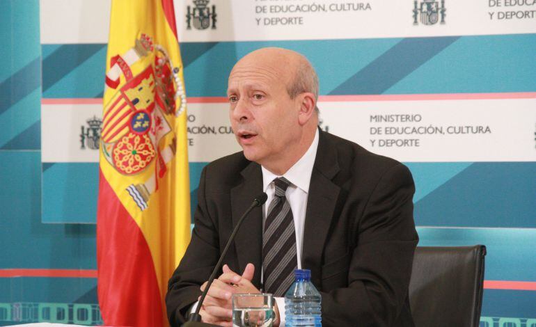 Wert aclareix que el recurs no pretén anul·lar les matriculacions escolars