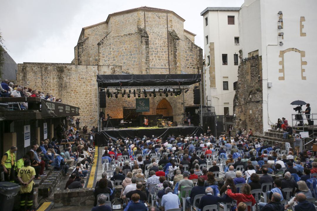 Concierto en la plaza de la Trinidad de la 56 edición del Jazzaldia