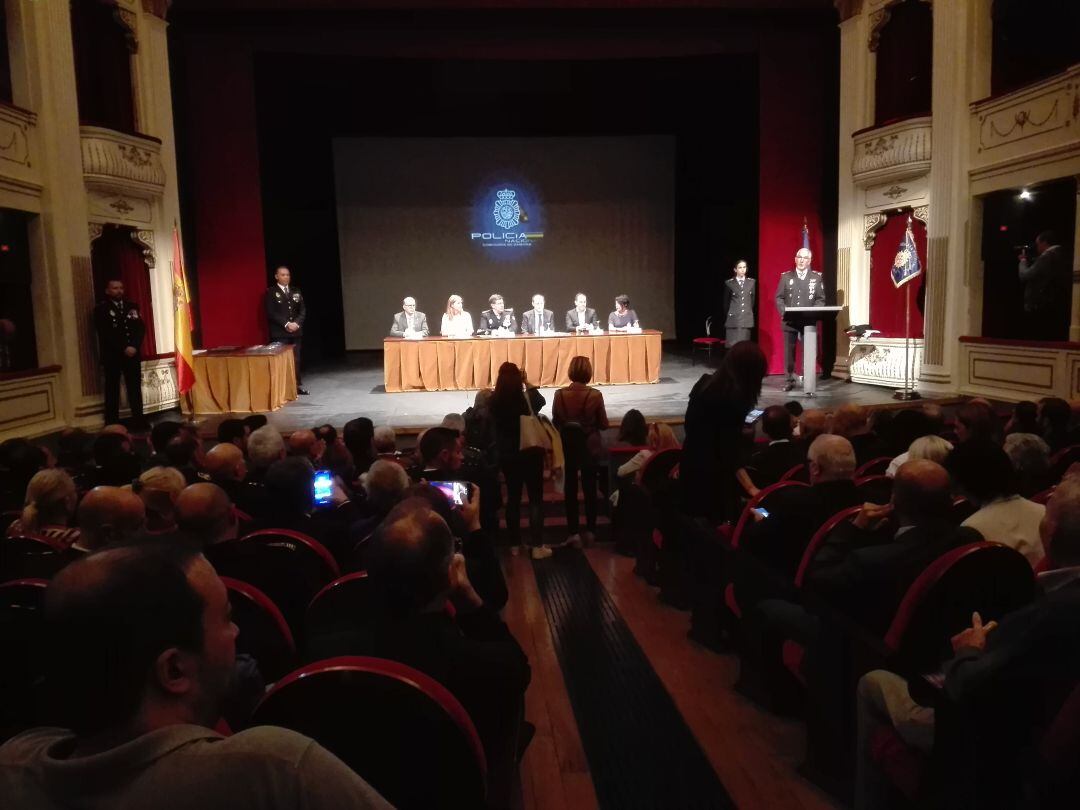 Celebración de la festividad de Los Ángeles Custudios en el Teatro Principal de Zamora