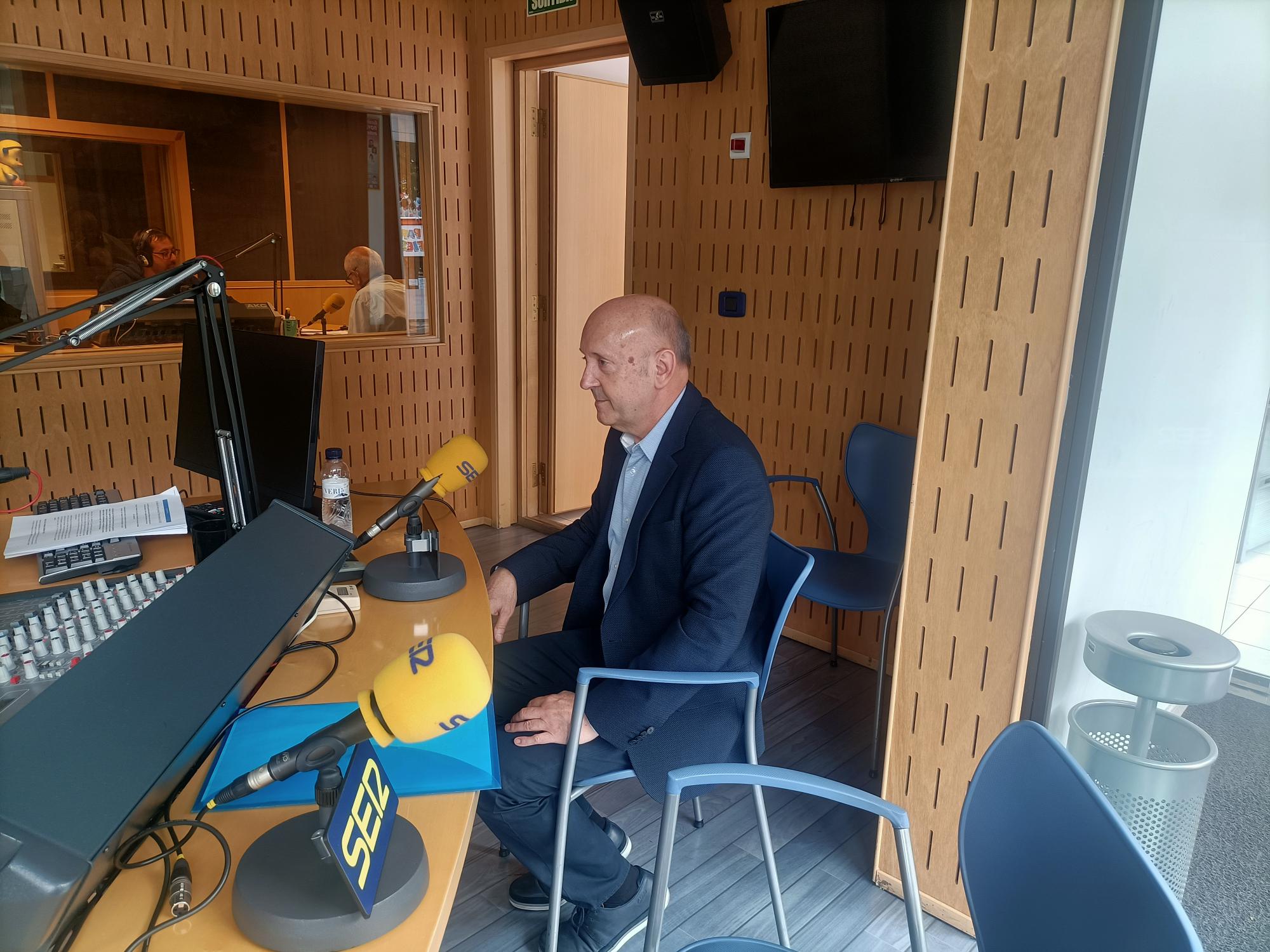 El president de la Cambra de Comerç, Josep Maria Mas, durant l'entrevista a la SER.