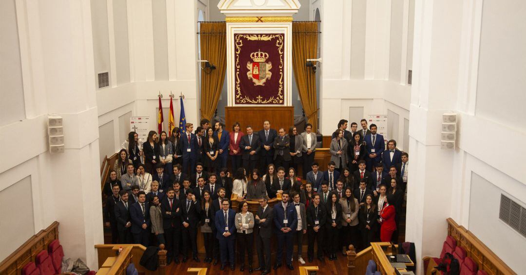 Simulación universitaria en las Cortes. 
 