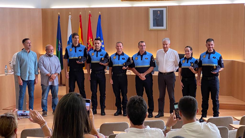 José Juan Cruz presidió el acto de posesión de cinco policías locales del municipio de Tía.