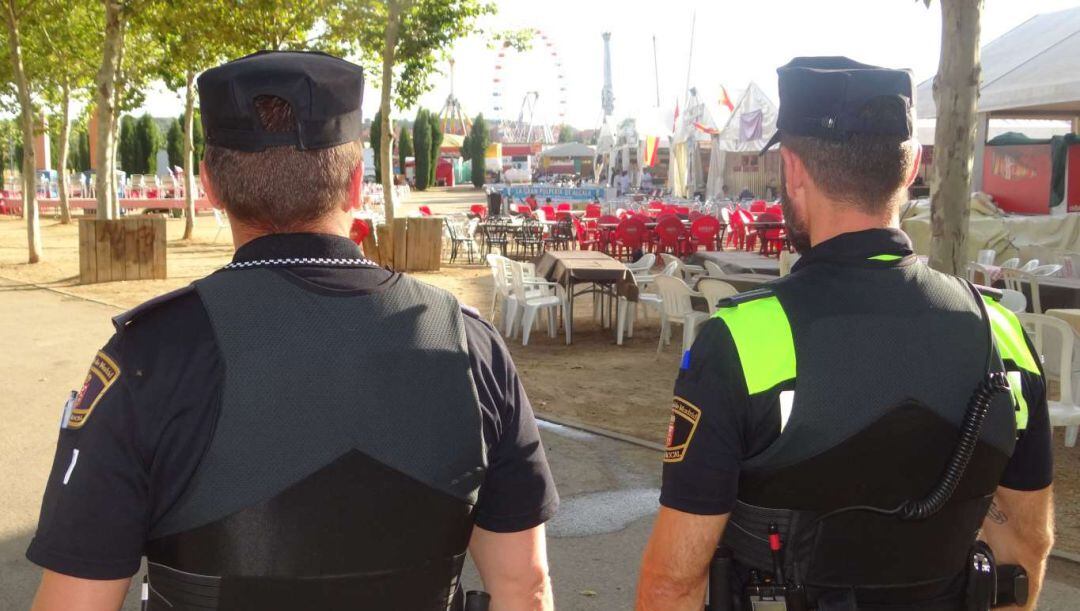 Policía Local de Alcalá de Henares patrulla en Ferias por el Recinto Ferial