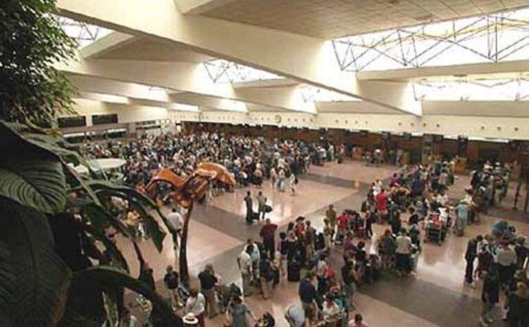 El aeropuerto terminará el año con más pasajeros que en 2017